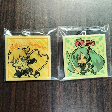 최종 가격 인하 하츠네 미쿠 카가미네 렌 믹쿠리만 메탈 키링 2개 세트