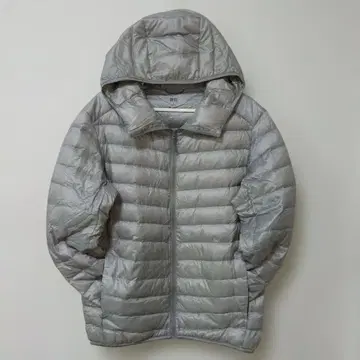 유니클로 울트라 라이트 다운 후드 부착 실버