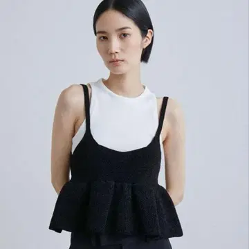 새상품급 미스 로에 완판템 몰드 페플럼 니트 뷔스티에 블랙