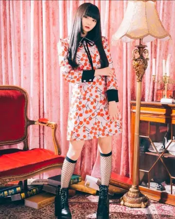 ManonTokyo 체리 패턴 긴팔 미니 원피스