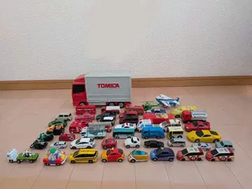 토미카 디즈니 키티 원피스 토미카 수납 트럭