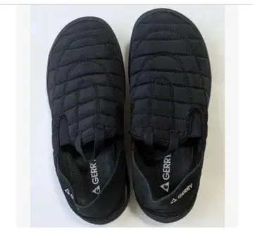초 메루카리 축제 가격 인하 GERRY/제리 퀼팅 슈즈 블랙 슬립온