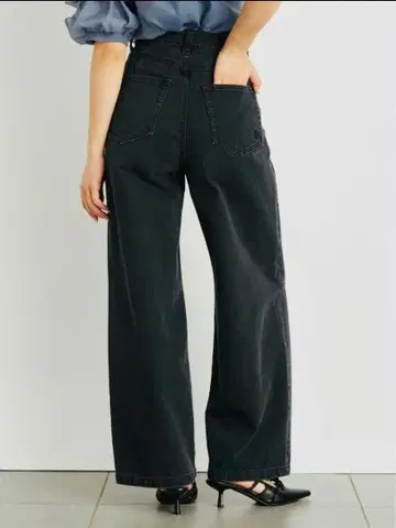 릴리 브라운 / Lily Brown 다트 와이드 데님 블랙 사이즈 0