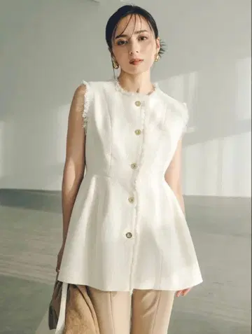 새상품급 아뉴앙스 트위드 형태 베스트 상의 WHITE 사이즈 S