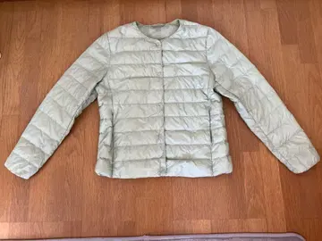 유니클로 울트라 다운 라이트 그린 노카라 사이즈 L 매트 타입