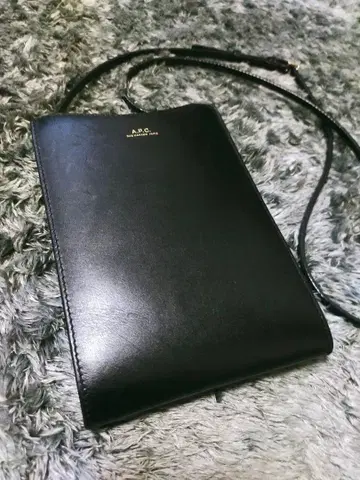 [정품] 아페쎄 넥 파우치 숄더백 블랙