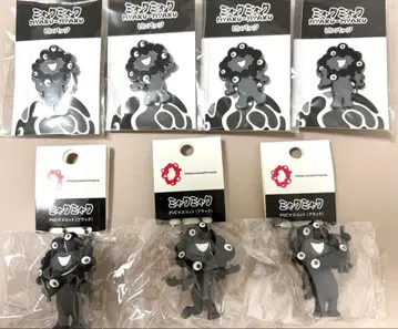 블랙 미야쿠미야쿠 세트 (PVC 마스코트 키링 & 핀 배지) 오사카 만박
