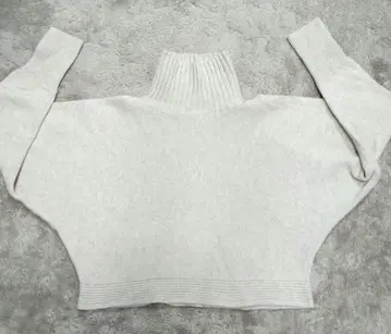 집시 블루 하이넥 오버 사이즈 스웨터 화이트 니트 크림