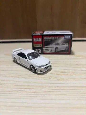 토미카 프리미엄 GTR33