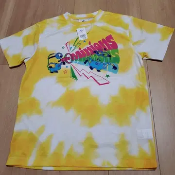 미사용 새상품 유니버셜 미니언 T셔츠 S사이즈