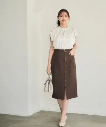 프론트 지퍼 양쪽 포켓 타이트 스커트
