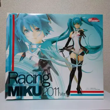 레이싱 미쿠 2011 Ver. 1/8 스케일 피규어