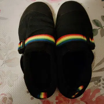 CHUMS 블랙 슬립온 레인보우