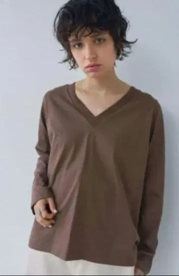 새상품 ALEXIA STAM 베이직 V넥 롱 슬리브 Tee