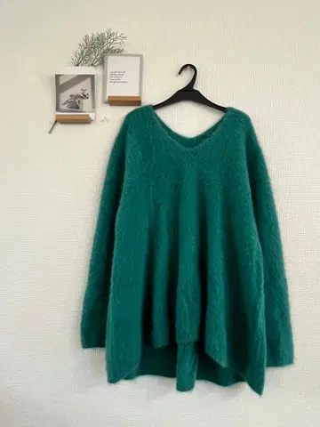 비어즐리 폭스 캐시미어 그린 플레어 니트