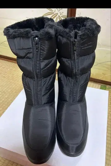 겨울용 블랙 부티 합성 피혁