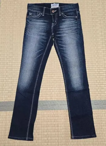 [ 새상품급 ] MOUSSY 스키니 데님 다크 블루 25