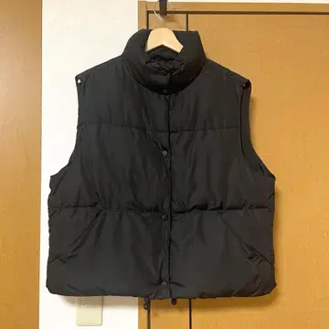 새상품급 ZARA S 사이즈 다운 베스트 블랙