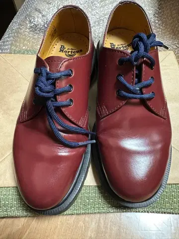 닥터 마틴 3홀 uk3 체리 레드