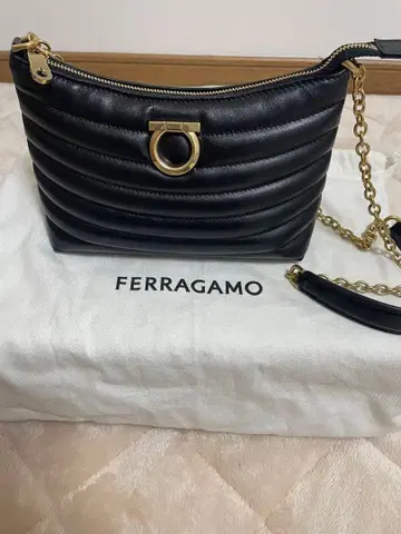 페라가모 숄더백