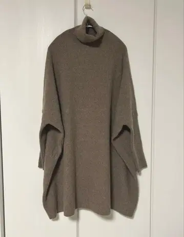 새상품급 BEARDSLEY 빅 터틀넥 니트 롱 모카 브라운