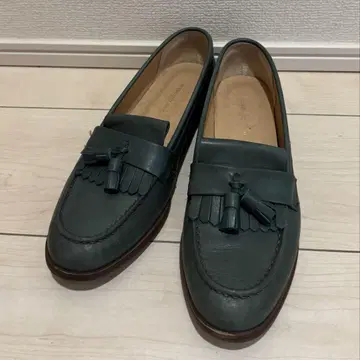 다크 그린 프린지 달린 가죽 로퍼