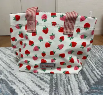 [ 새상품 ] 캐스키드슨 딸기 무늬 토트백