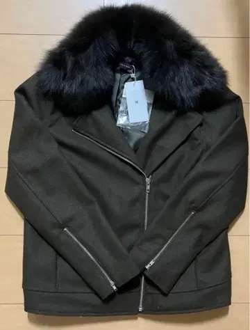 [택 포함 새상품] 다크 그린 퍼 라이더 자켓