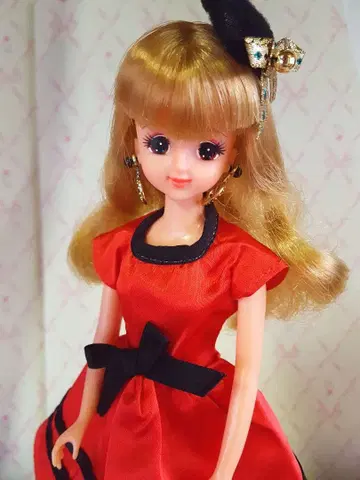 제니 인형 본체 빨간색 드레스 타카라 바비 타카라 일본제