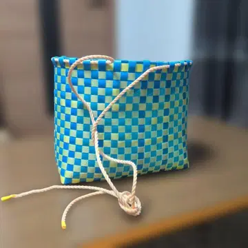 pp 밴딩. 파랑과 그린의 체크 무늬 하케고