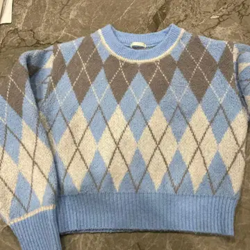 아가일 무늬 스웨터와 케이블 니트 가디건 세트