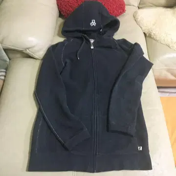 aritzia TNA 후드티