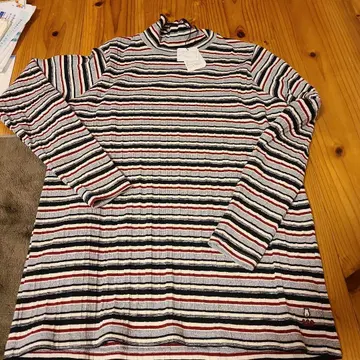 드럭 스토어즈(D.Sclub) 2025년 하이넥 티셔츠