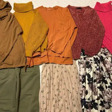 스웨터와 스커트 셋업 8점 세트