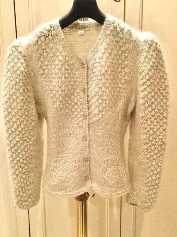 CASTLEBERRY 화이트x실버 니트 가디건