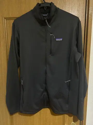 [ 새상품급 ] patagonia R1 데일리 자켓 블랙 L 사이즈