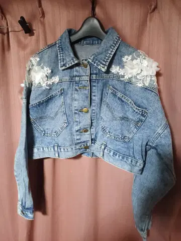 1점 리메이크풍 플라워 레이스 숏 데님 크롭 자켓