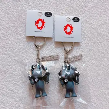 블랙 미야쿠미야쿠 PVC 입체 키링 2개 플레이트 포함