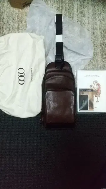 코코마이스터 바디백 마르티니 어반 숄더 브라운 계열 미사용 새상품