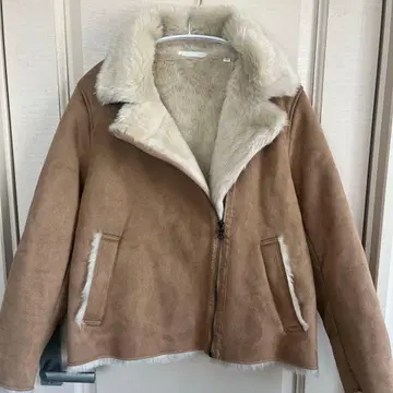 유니클로 무스탕 코트 베이지 숏 기장