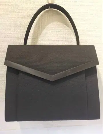 컨디션 최상 미사용품 도쿄 이긴 관혼상제 블랙 핸드백 CB-1006