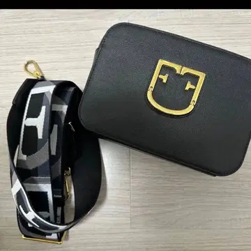 주말 가격 인하! FURLA 훌라 숄더백 카메라백 바디백