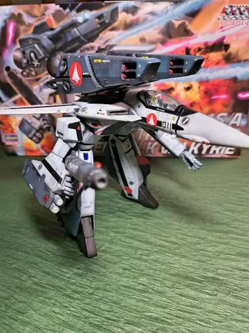 하세가와 1/72 VF-1 슈퍼 가워크 발키리