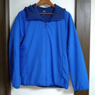 유니클로 여성용 후드 부착 점퍼 ( M 사이즈 )