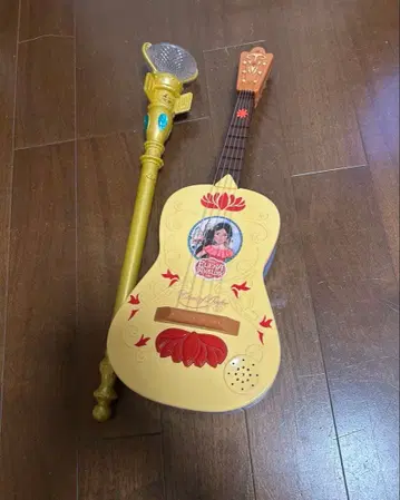 아발로의 프린세스 엘레나 지팡이 기타 세트