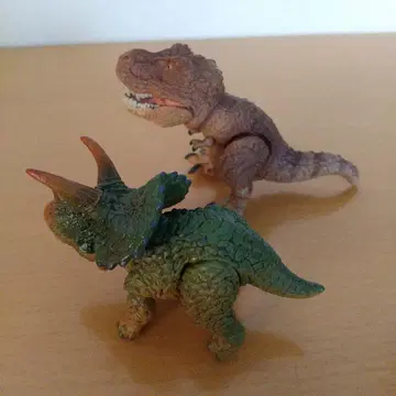생물대도감 쁘띠 공룡 01 티라노사우루스 라이트 그린 트리케라톱스