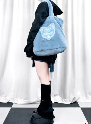 이번 시즌 리슨 플레이버 복슬복슬 백