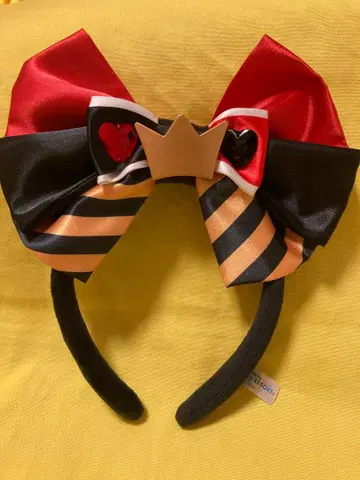 디즈니랜드 한정판 머리띠 하트의 여왕 헤어밴드