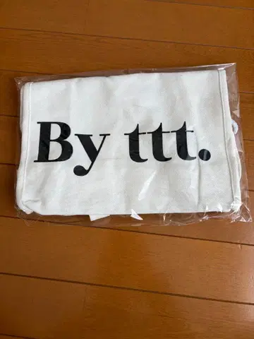By ttt. 바이티스리 토트백 화이트