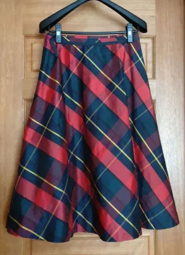 MACPHEE 맥피 플레어 스커트 실크 100% 38 사이즈